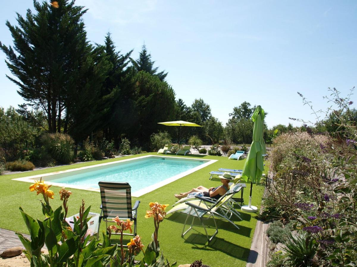 Cozy Cottage In Aquitaine With Private Swimming Pool Peyzac-le-Moustier Exteriör bild