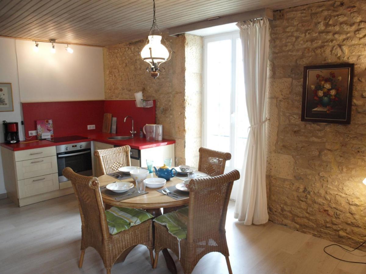 Cozy Cottage In Aquitaine With Private Swimming Pool Peyzac-le-Moustier Exteriör bild